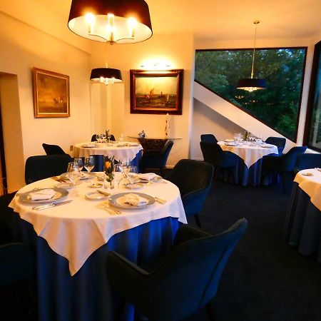 Hostellerie Restaurant Les Gorges De L'Aveyron Bruniquel Kültér fotó